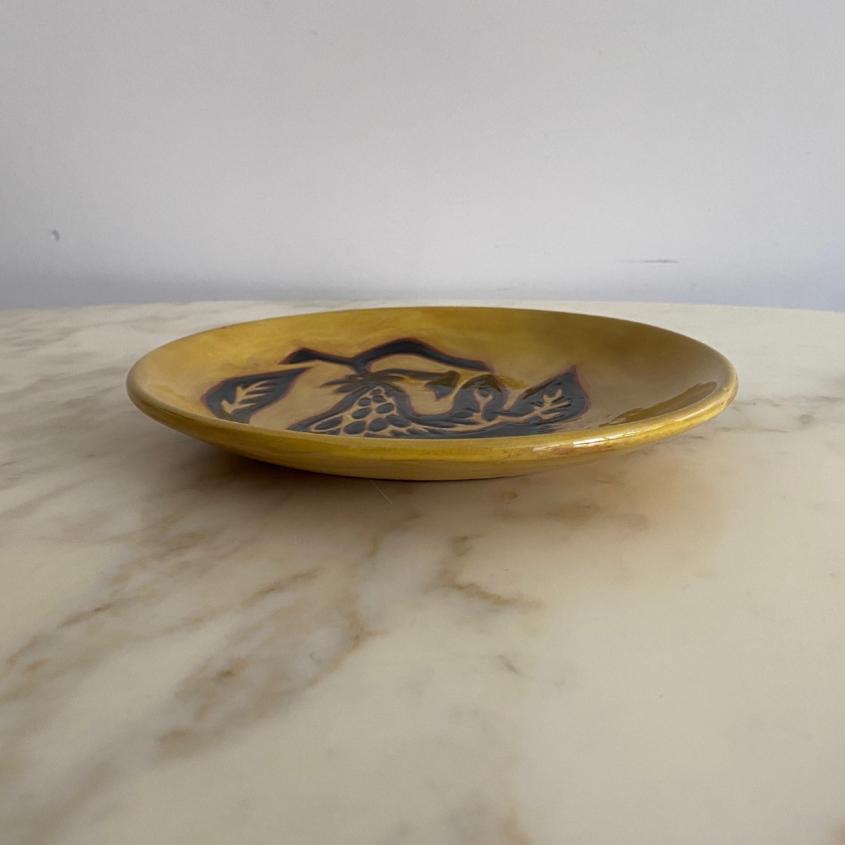 Terracotta Plate By Jean Lurçat Decorated With A Rooster On A Yellow Background-photo-1