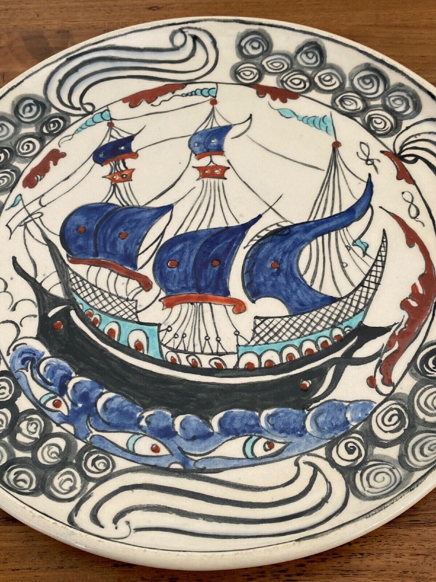 Iznik Platter With Caravel Decoration And Monogram Cb XXe-photo-2