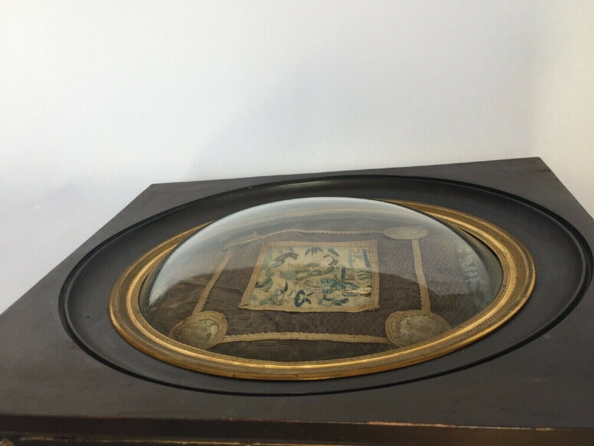 Carré de soie en broderie Chine XIXe dans cadre en poirier noirci laiton-photo-2