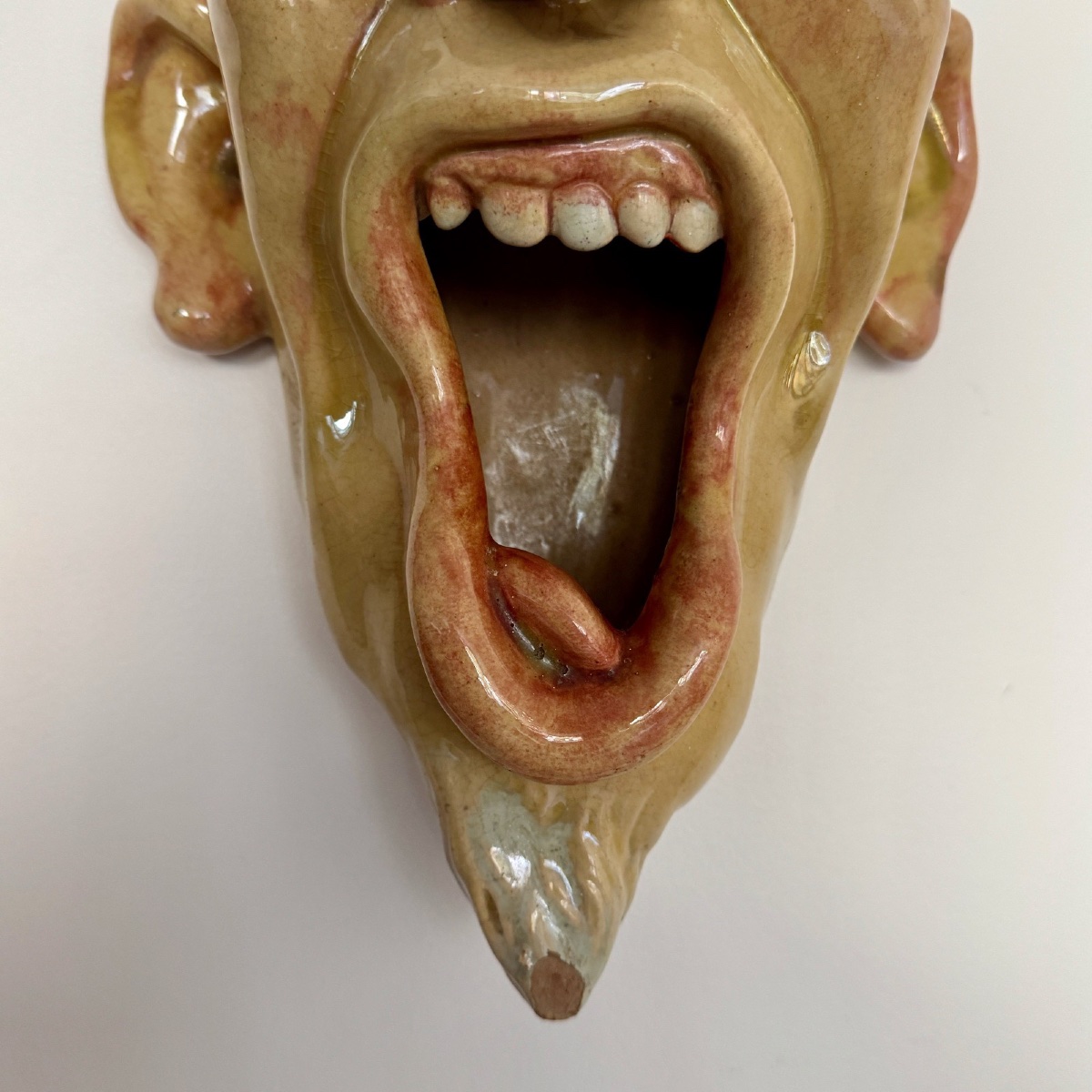 Crachoir figuratif par Rafael Bordalo Pinheiro (1846-1905) -photo-1