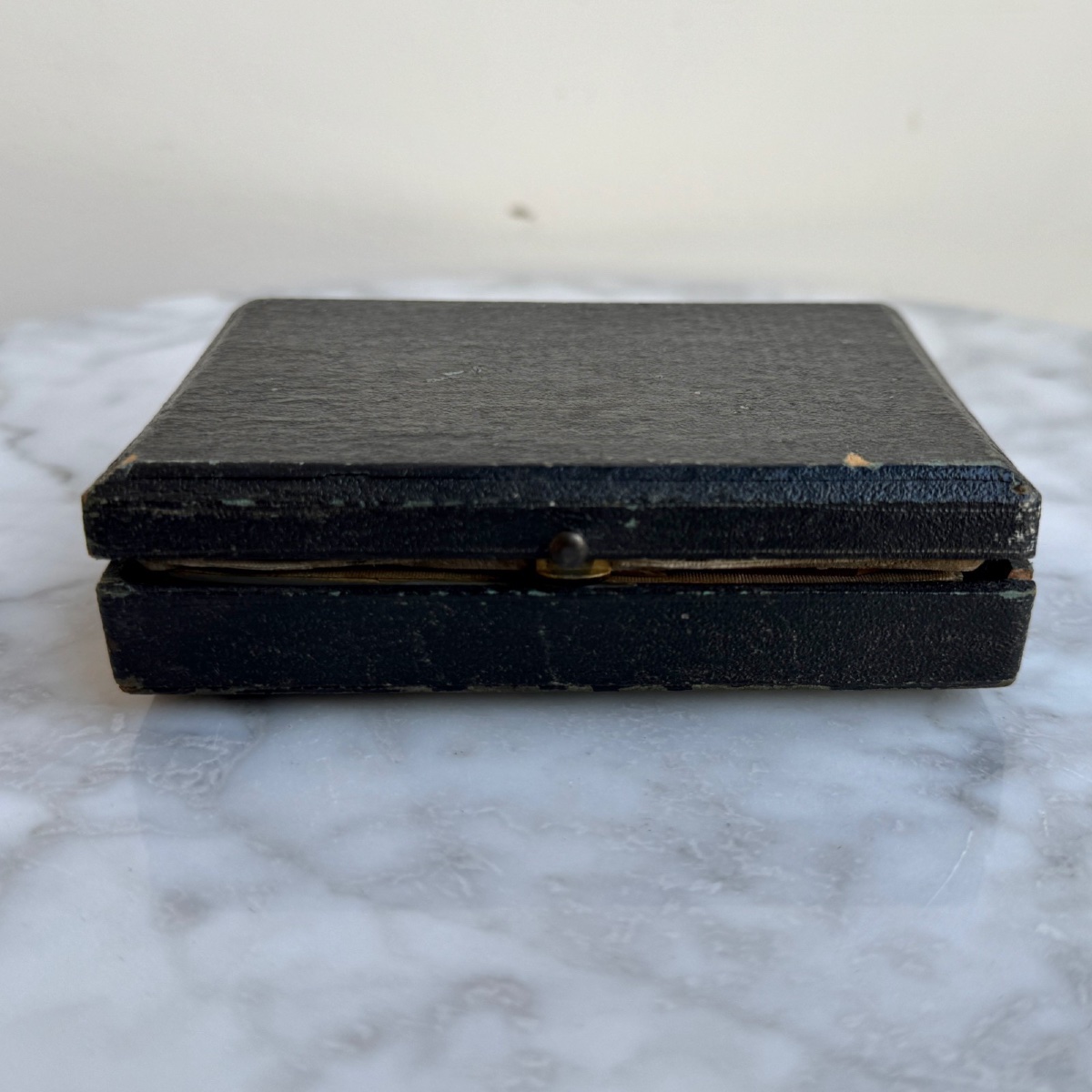 Carnet de bal monogrammé en nacre et marqueterie dans son coffret XIXe-photo-2