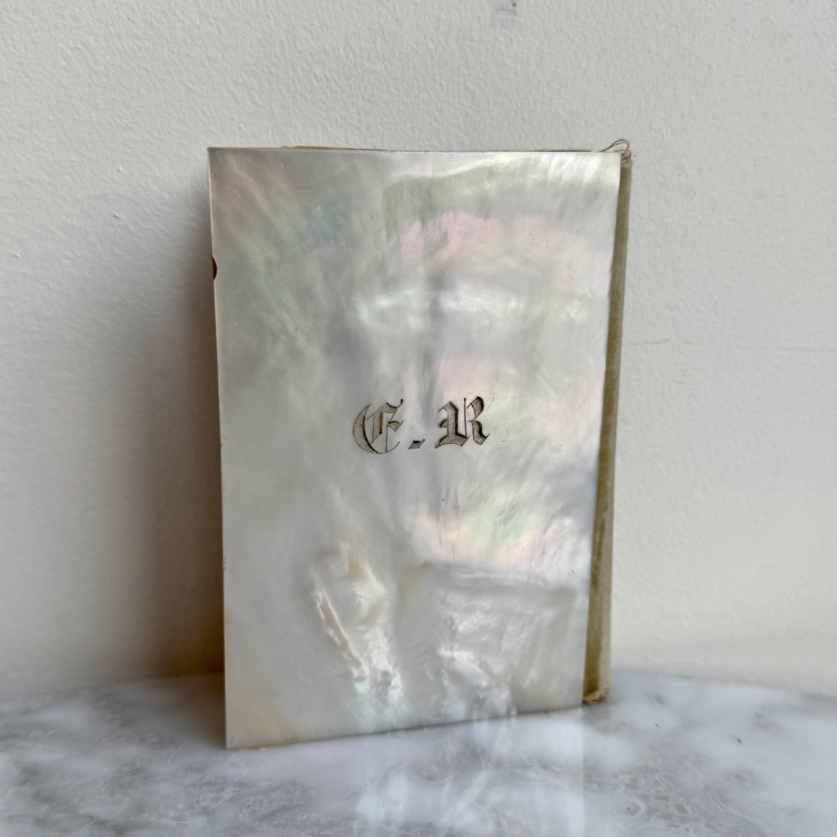 Carnet de bal monogrammé en nacre et marqueterie dans son coffret XIXe-photo-2