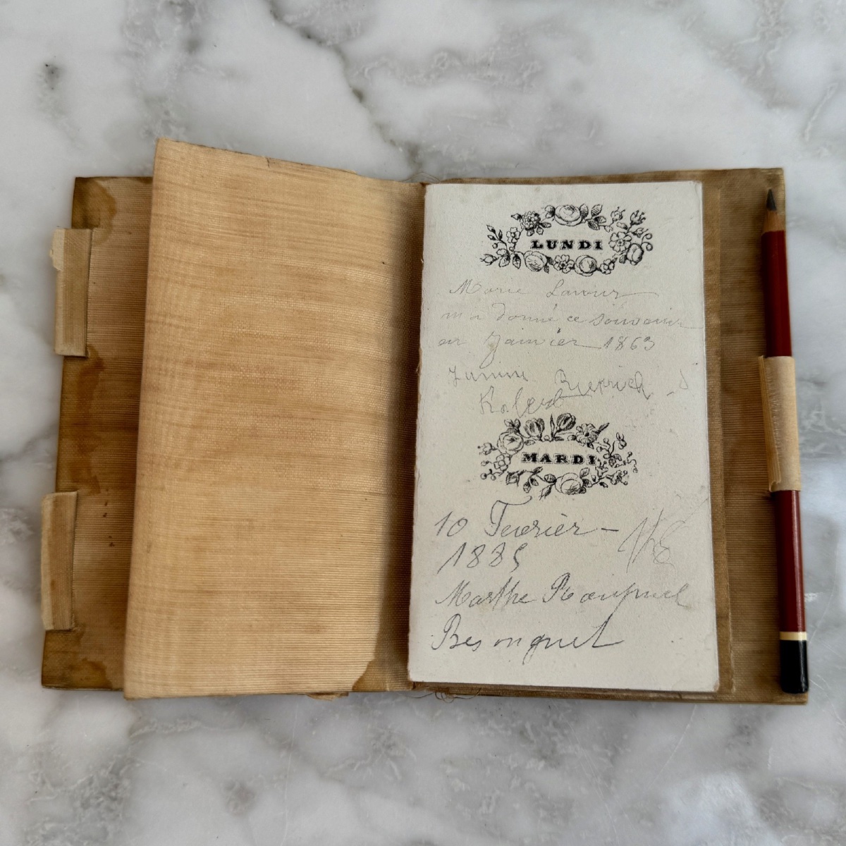 Carnet de bal monogrammé en nacre et marqueterie dans son coffret XIXe-photo-4