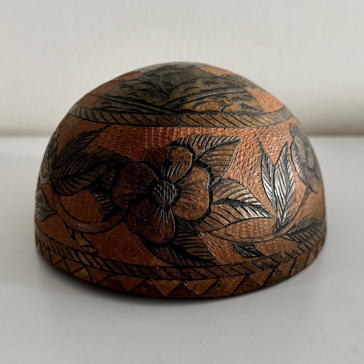 Carved Calabash Nut With Warrior Flowers, Oceania, Early 20th Century-photo-2