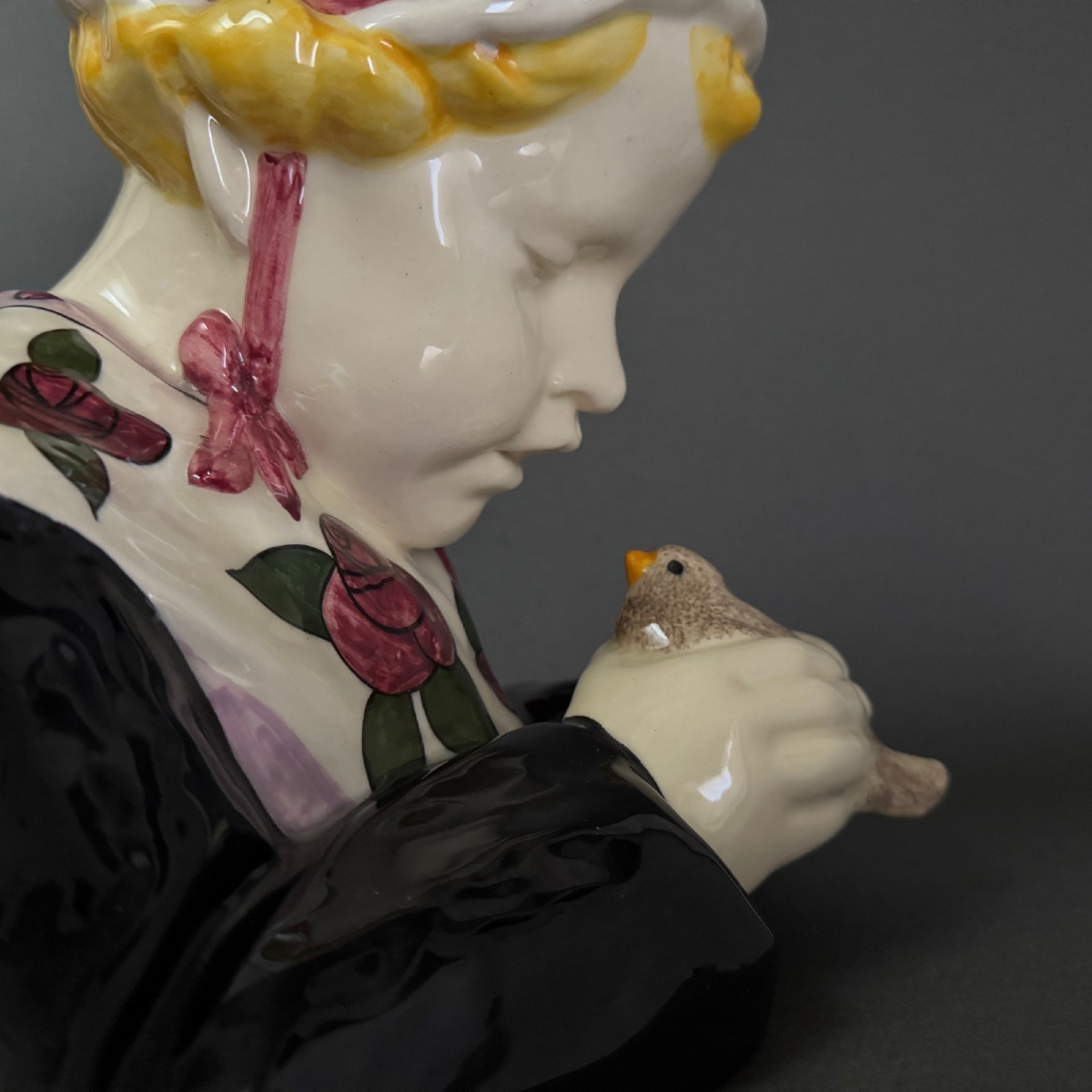 Bust Of A Girl With A Bird By Henriette Porson For Hb Quimper-photo-6