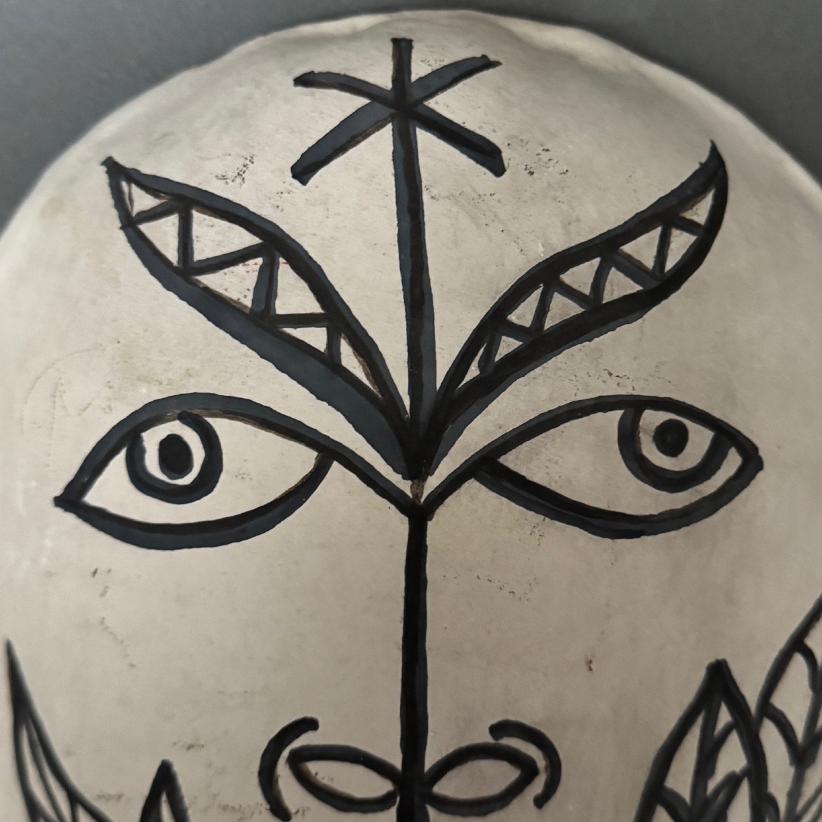 Africanist Mask In White Glazed Terracotta, Face Signed Colette-photo-4