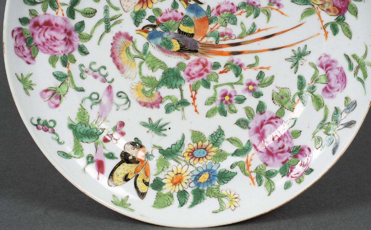 Assiette en porcelaine Canton XIXe décor de papillons-photo-4