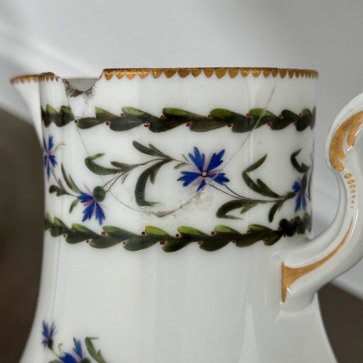 Pichet verseuse en porcelaine décor au barbeau manufacture de Clignancourt XVIIIe-photo-4