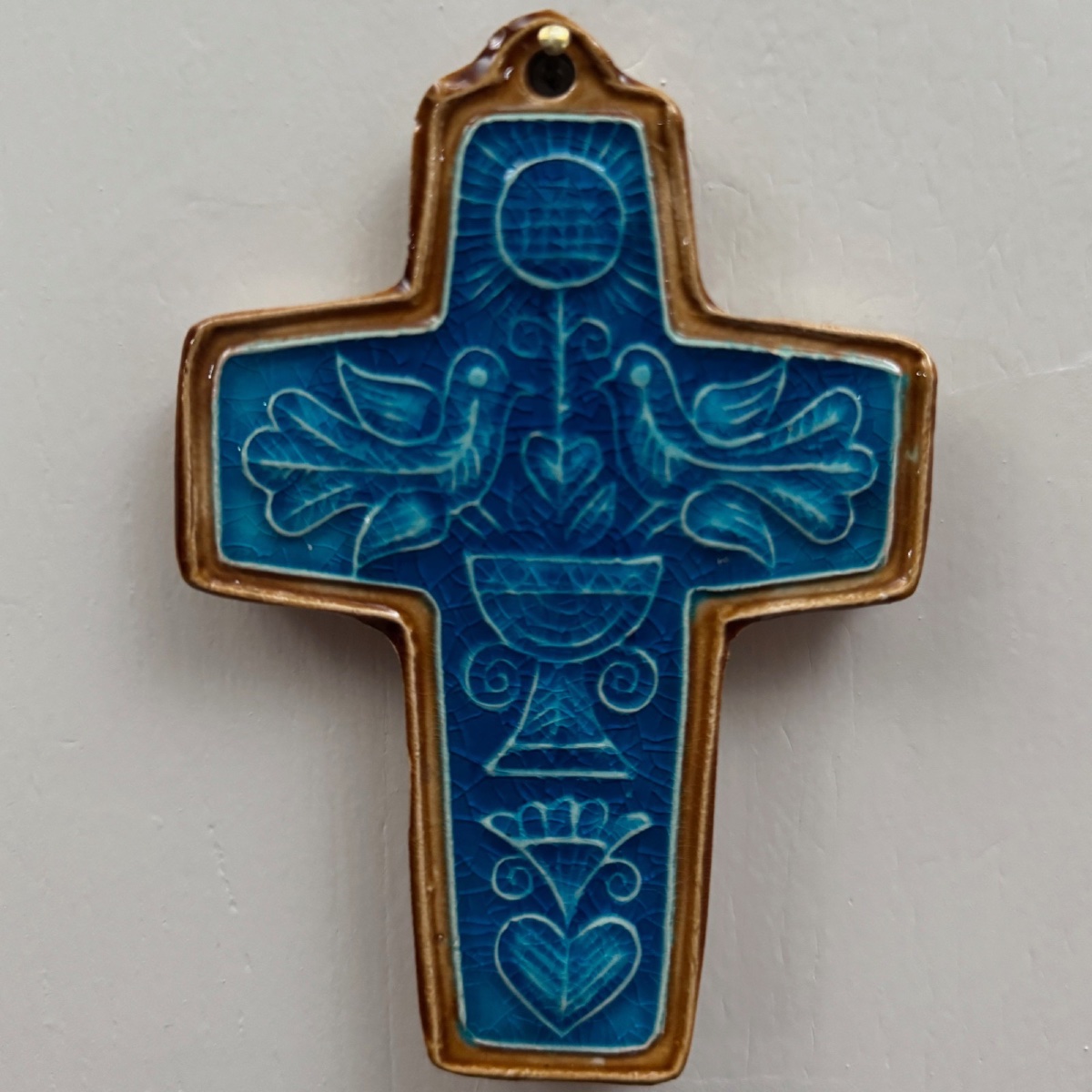 Ceramic Cross With Blue Background And Bird Decoration By Taburet Quimper, 20th Century-photo-2
