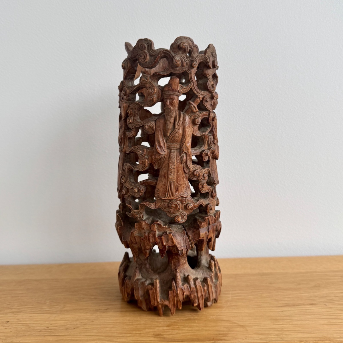 A Richly Carved Chinese Brush Box Decorated With Figures-photo-4