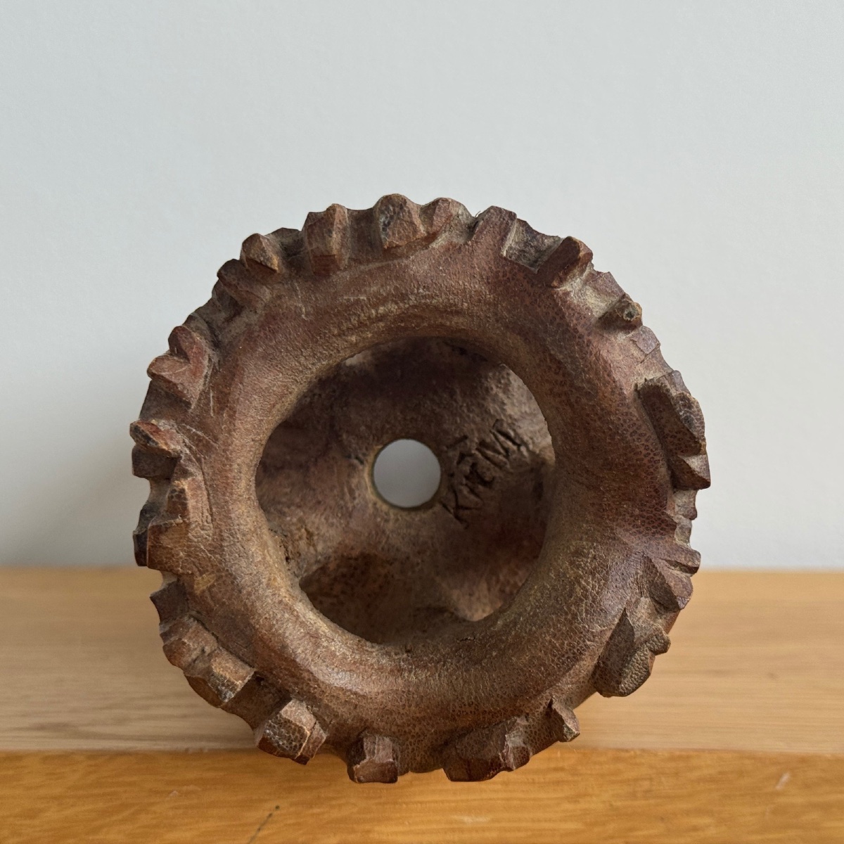 A Richly Carved Chinese Brush Box Decorated With Figures-photo-2