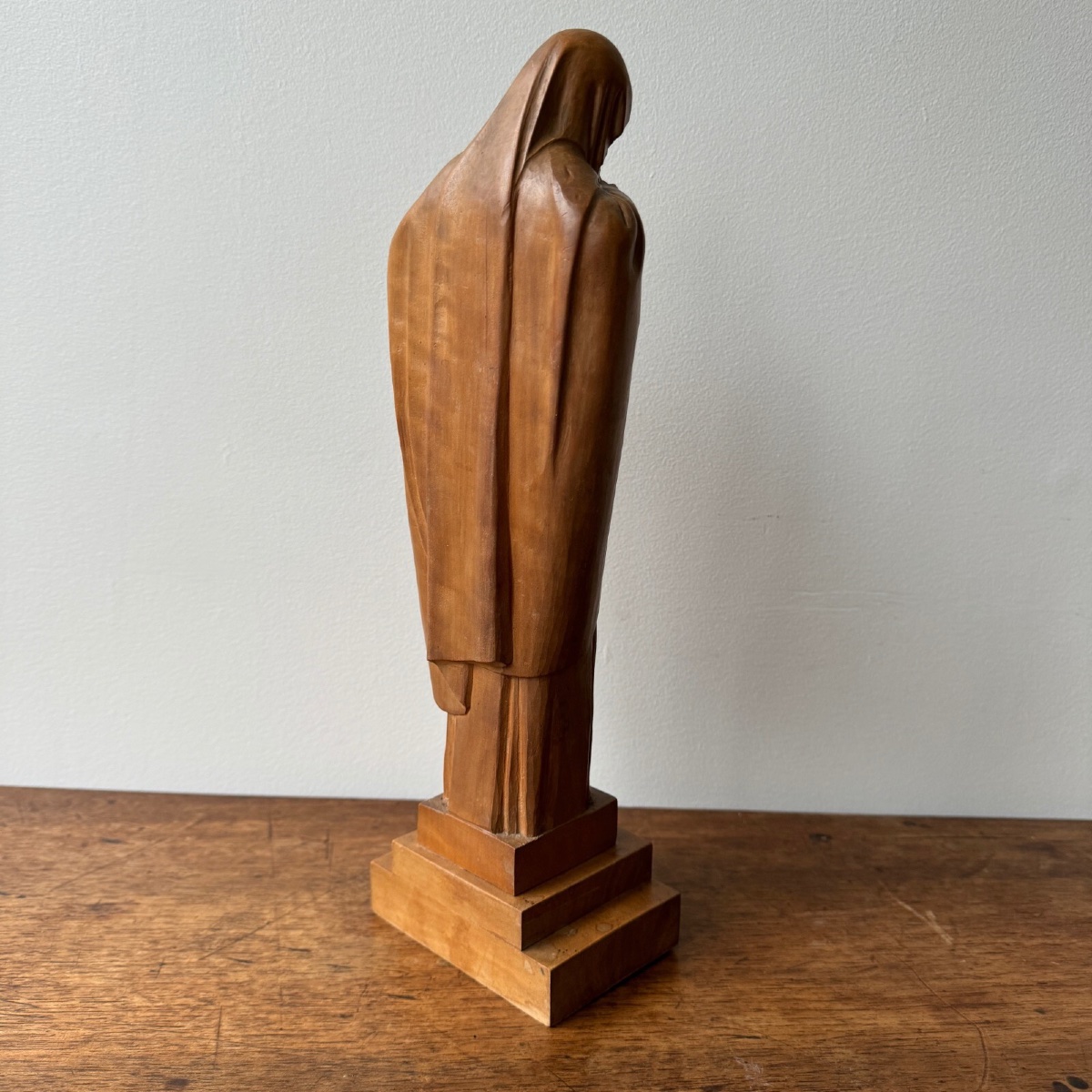 Vierge en bois sculpté par Lucienne Heuvelmans (1881-1944) -photo-3