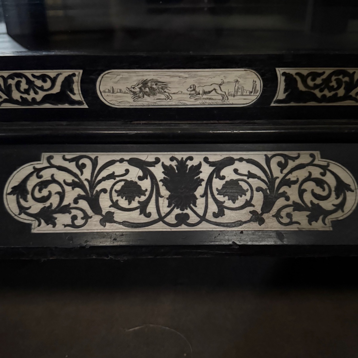 Bibliothèque XIXe Napoléon III incrustée de marqueterie d'os décor d'arabesques -photo-3