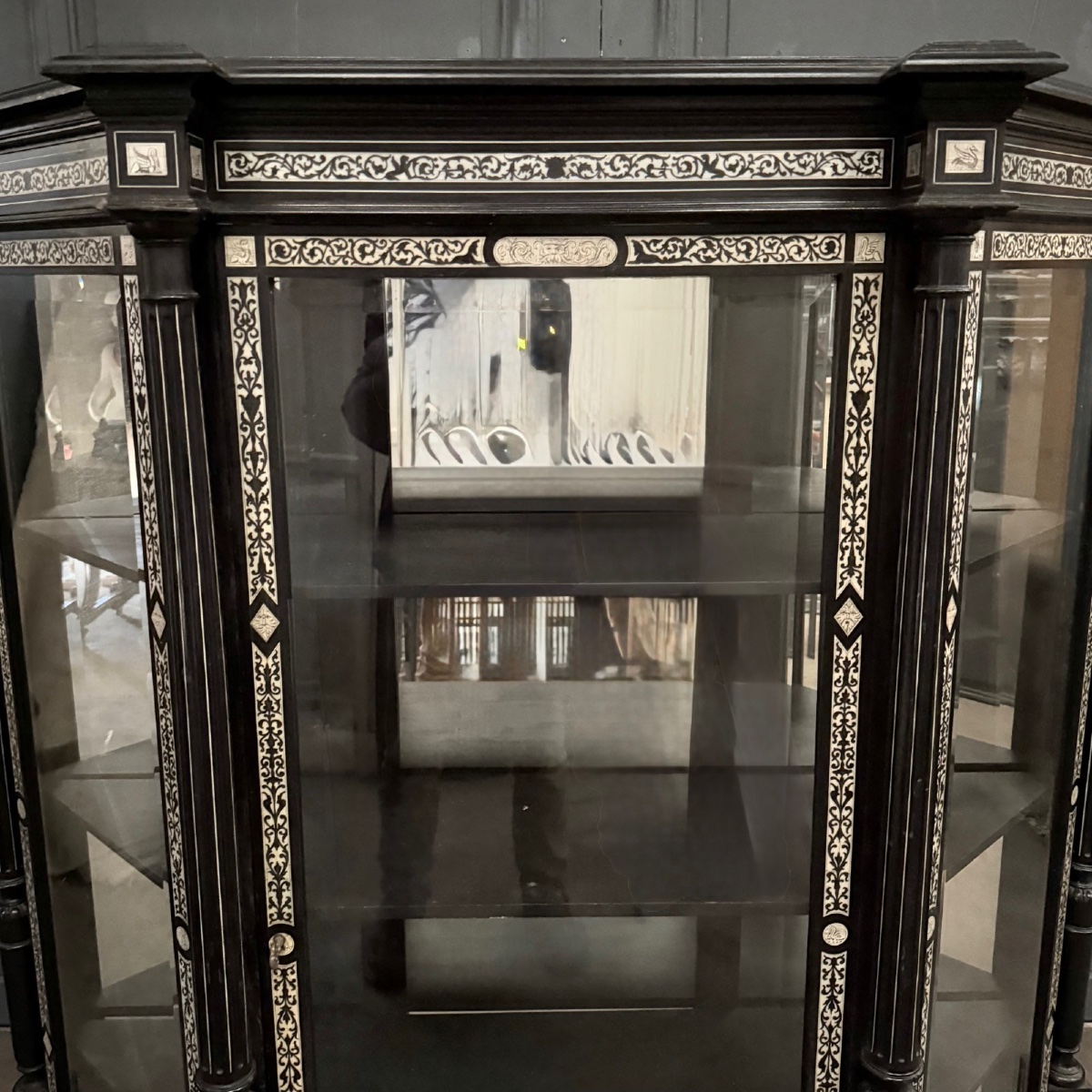 Bibliothèque XIXe Napoléon III incrustée de marqueterie d'os décor d'arabesques -photo-8