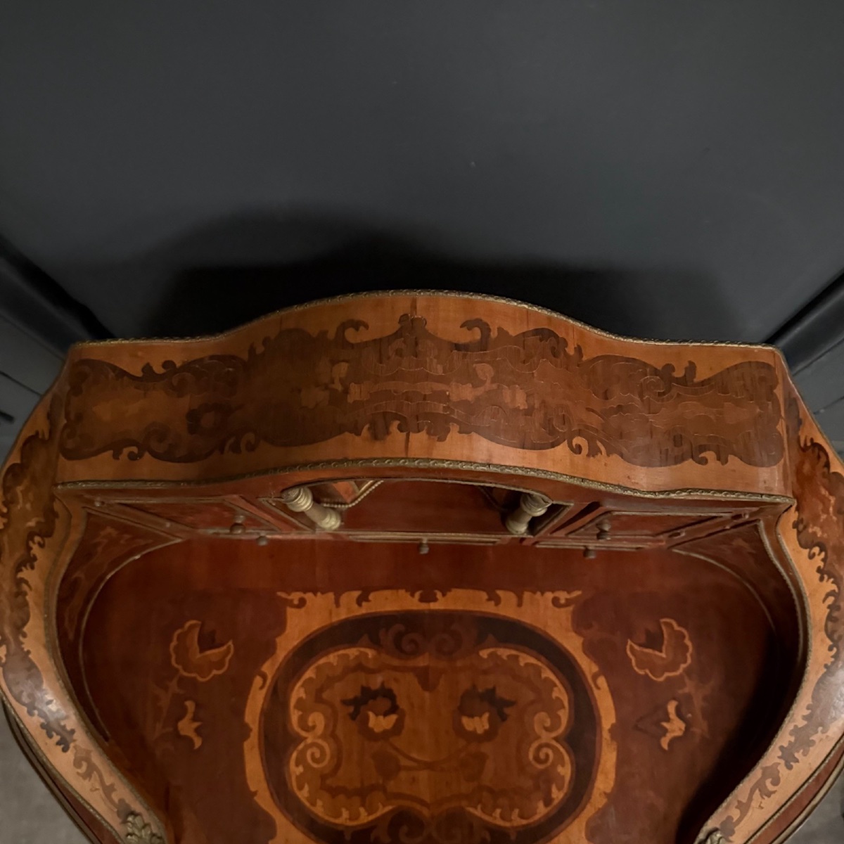 Late 19th Century Marquetry Lady's Desk In A Kidney Shape, Ornamented With Bronze -photo-6