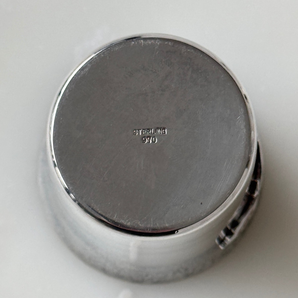 Suite de 3 petits gobelets en argent Serling 970 drapeaux émaillés XXe-photo-2