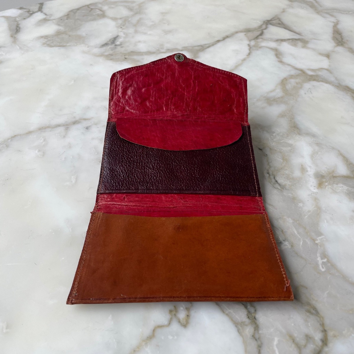 Pochette portefeuille en cuir rehaussé de fil d'argent XXe -photo-4