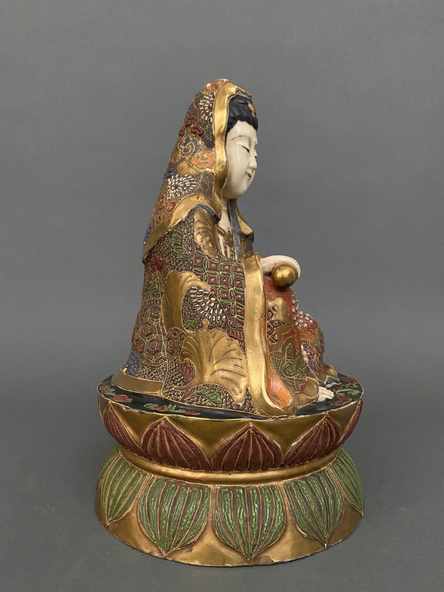 Satsuma Buddha, Japan, 20th Century, Gold Highlights, Signed In Red Ink -photo-1