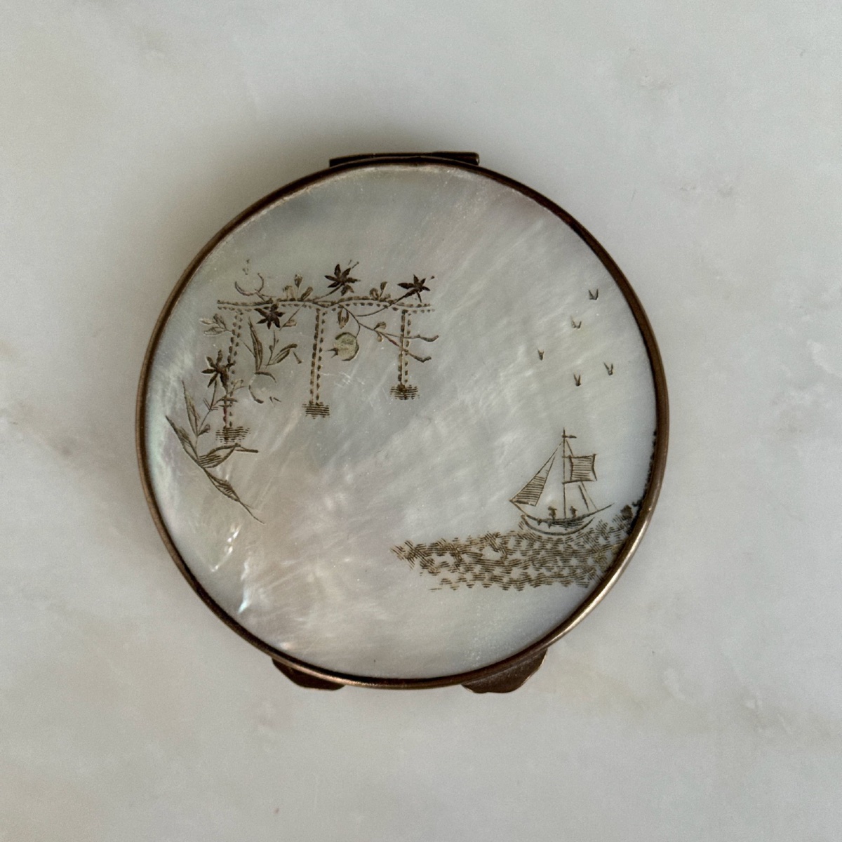 Poudrier indochinois en nacre 1930 finement gravé -photo-2