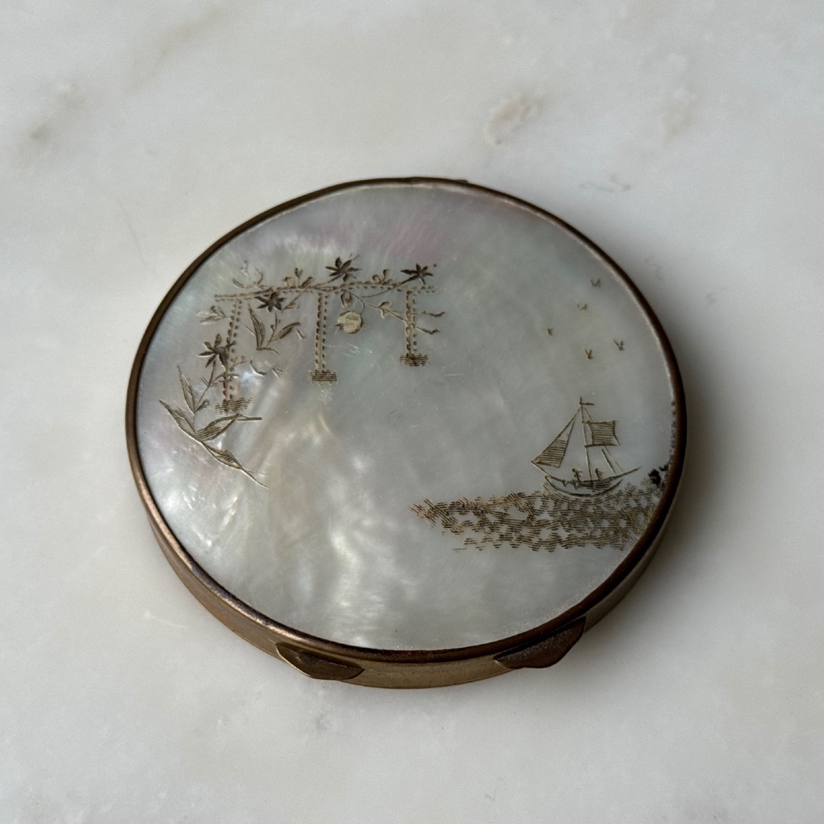 Poudrier indochinois en nacre 1930 finement gravé -photo-5