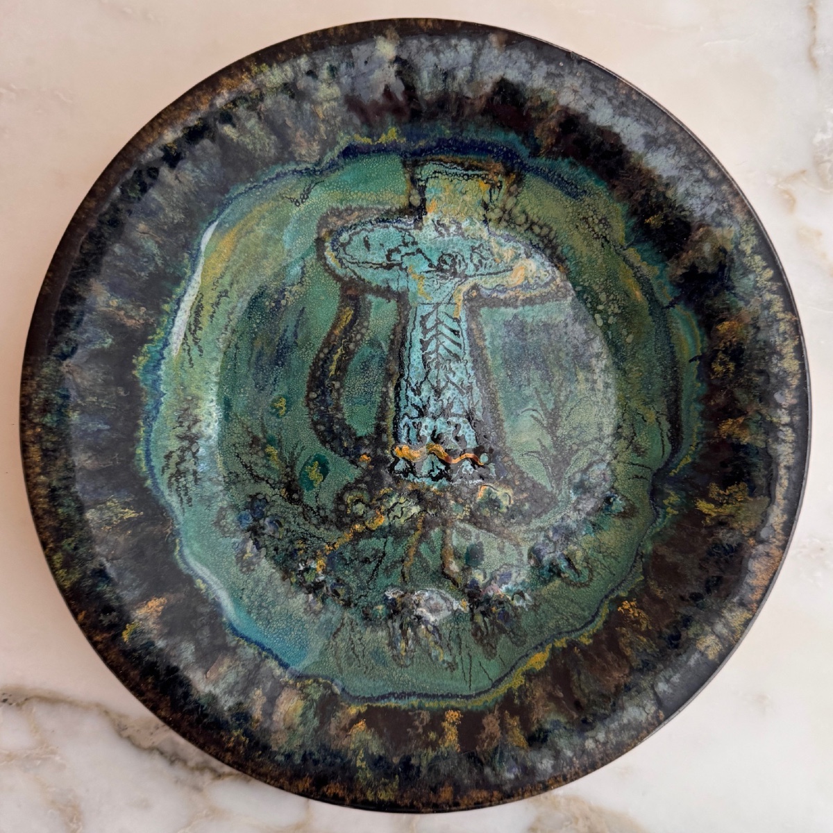 Assiette par Paul Yvain (1919-2007) Keraluc Quimper 