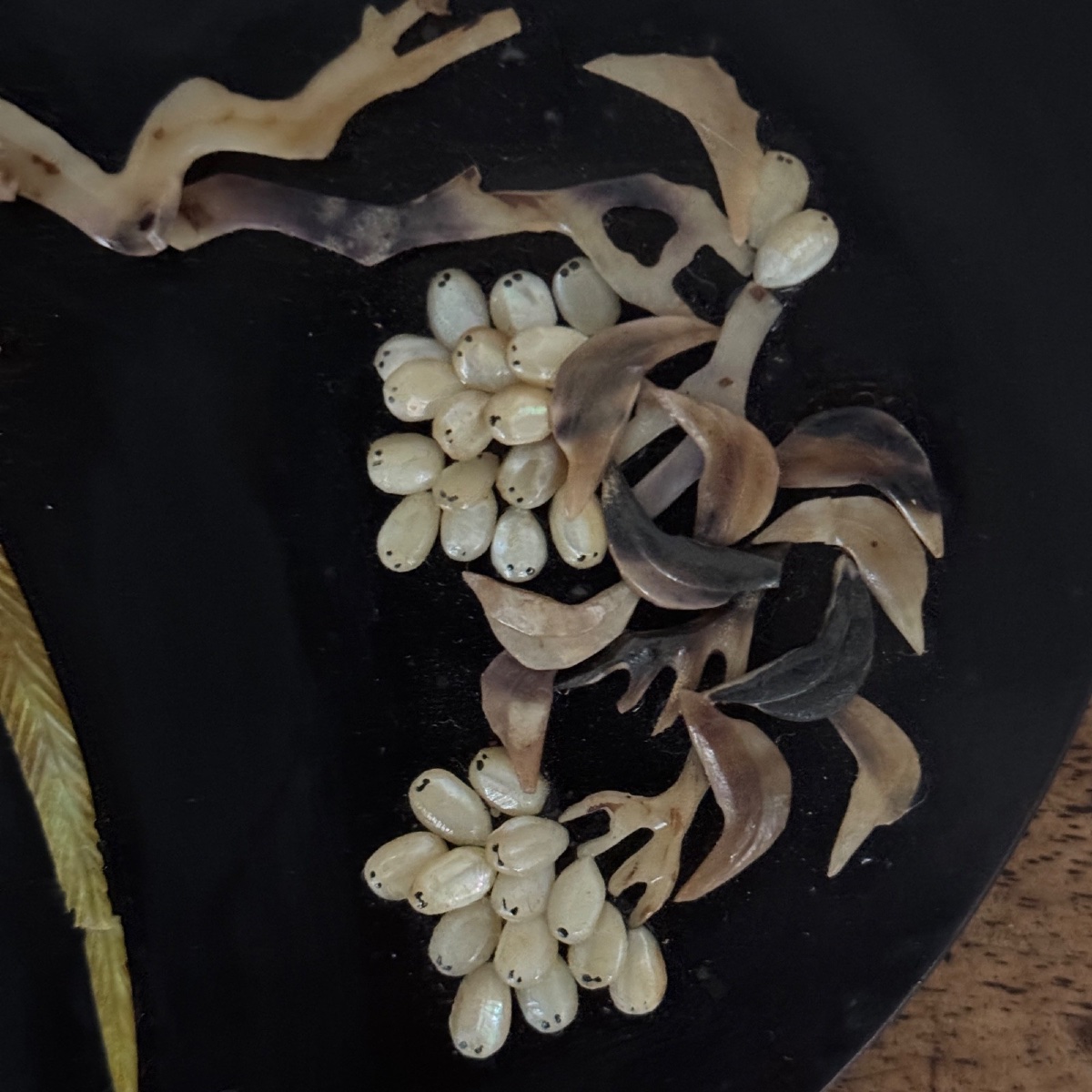 Disque en laque sur son présentoir Japon décor d'oiseaux -photo-1