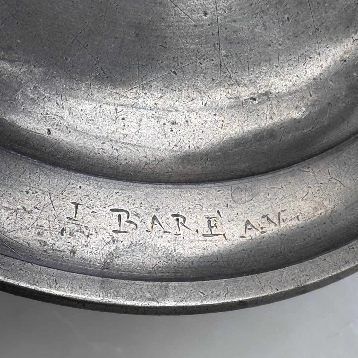 Pair Of 18th-century Pewter Plates Bearing Hallmarks -photo-4