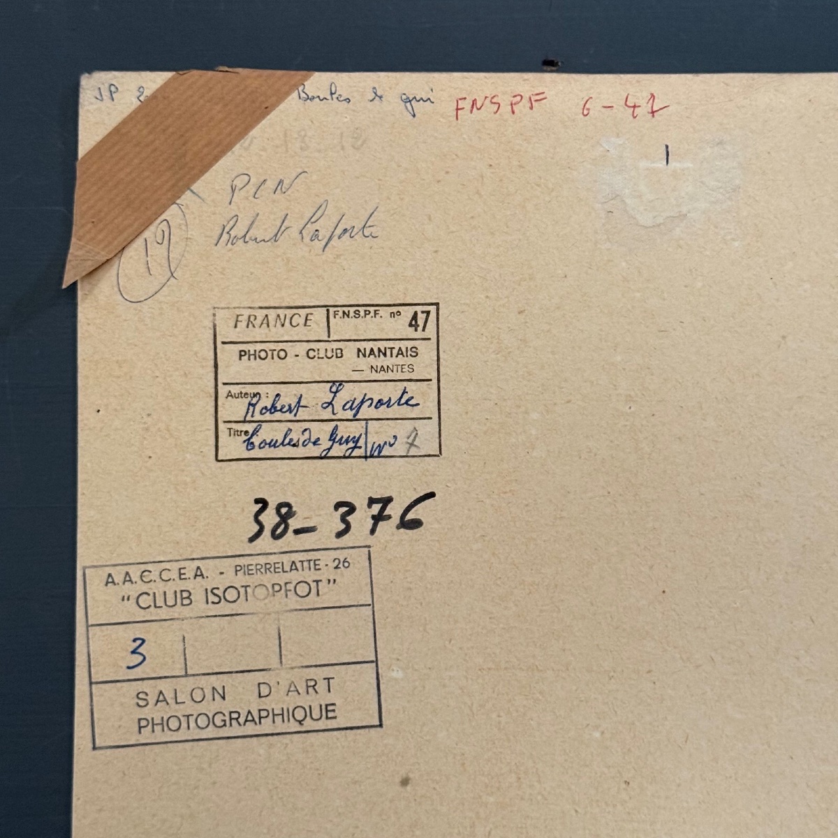 Photo noir et blanc intitulée Boules de Guy par Robert Laporte XXe-photo-2