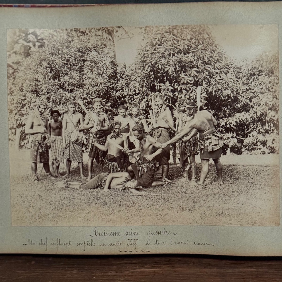 Album 29 photos Mataafa Samoa missionnaire scènes guerrières-photo-7