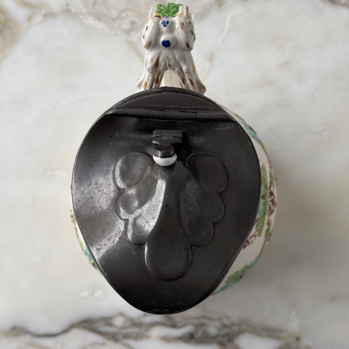 Pichet décor en application de feuilles de vigne XIXe marquage Edwards-photo-1