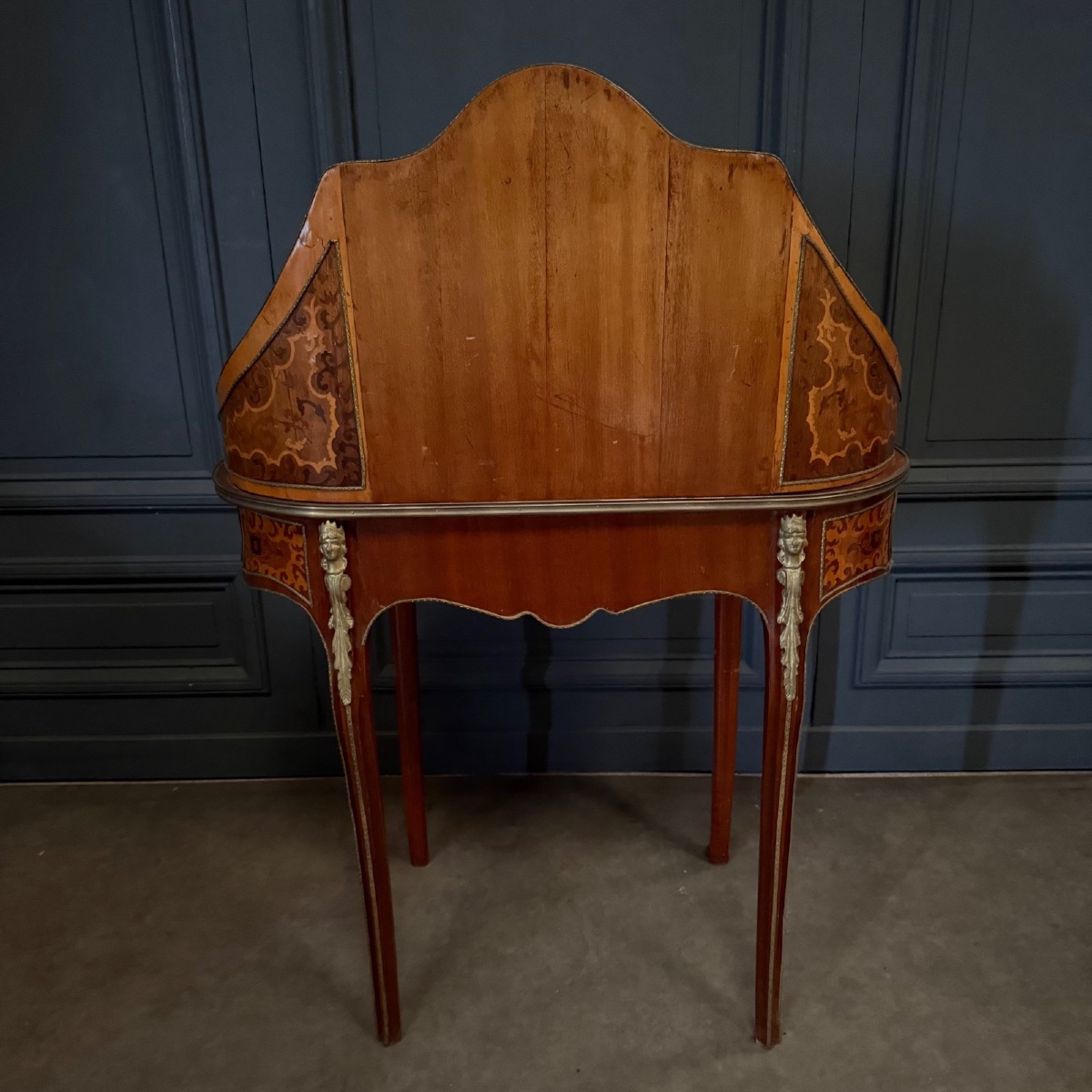 Late 19th Century Marquetry Lady's Desk In A Kidney Shape, Ornamented With Bronze-photo-1