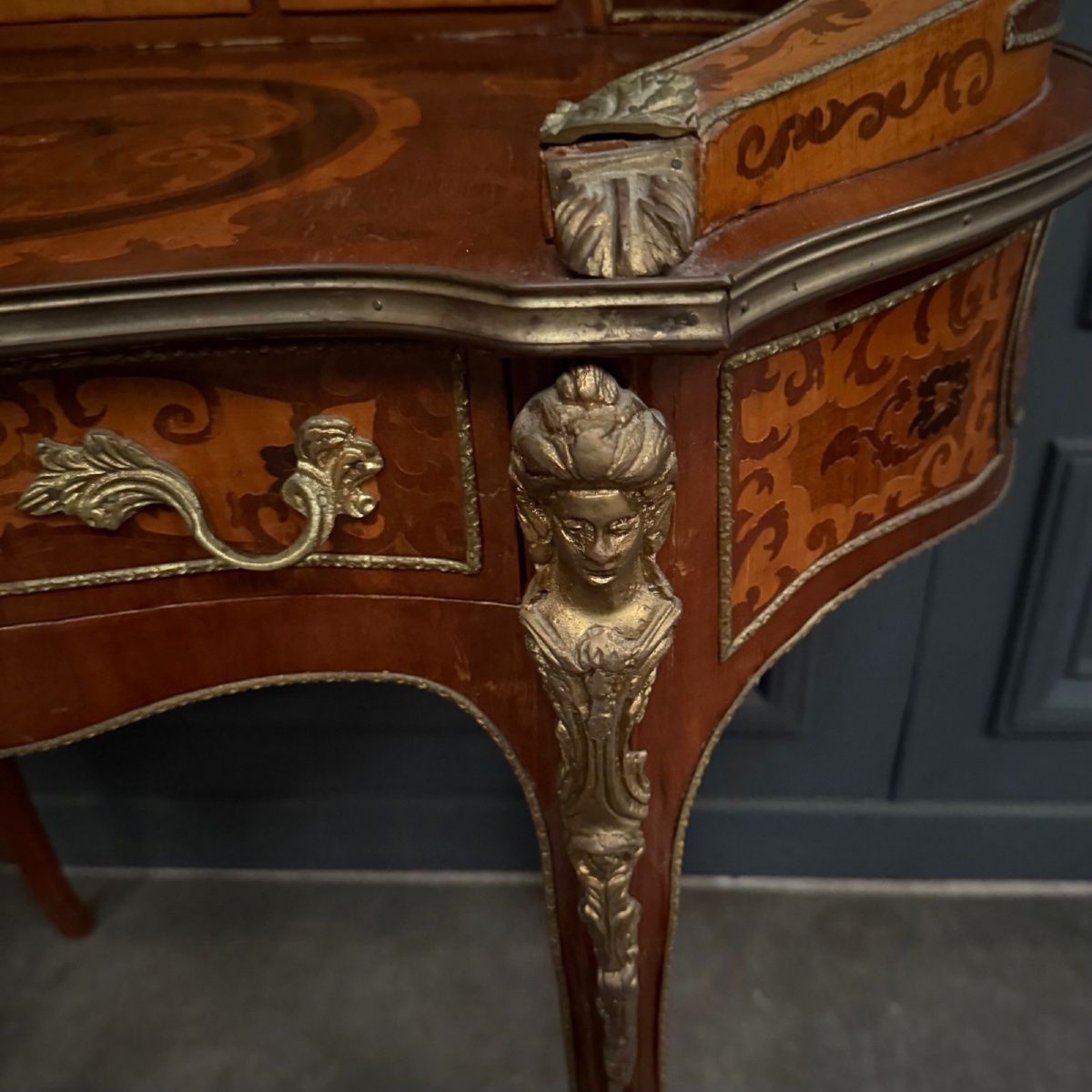 Late 19th Century Marquetry Lady's Desk In A Kidney Shape, Ornamented With Bronze-photo-5