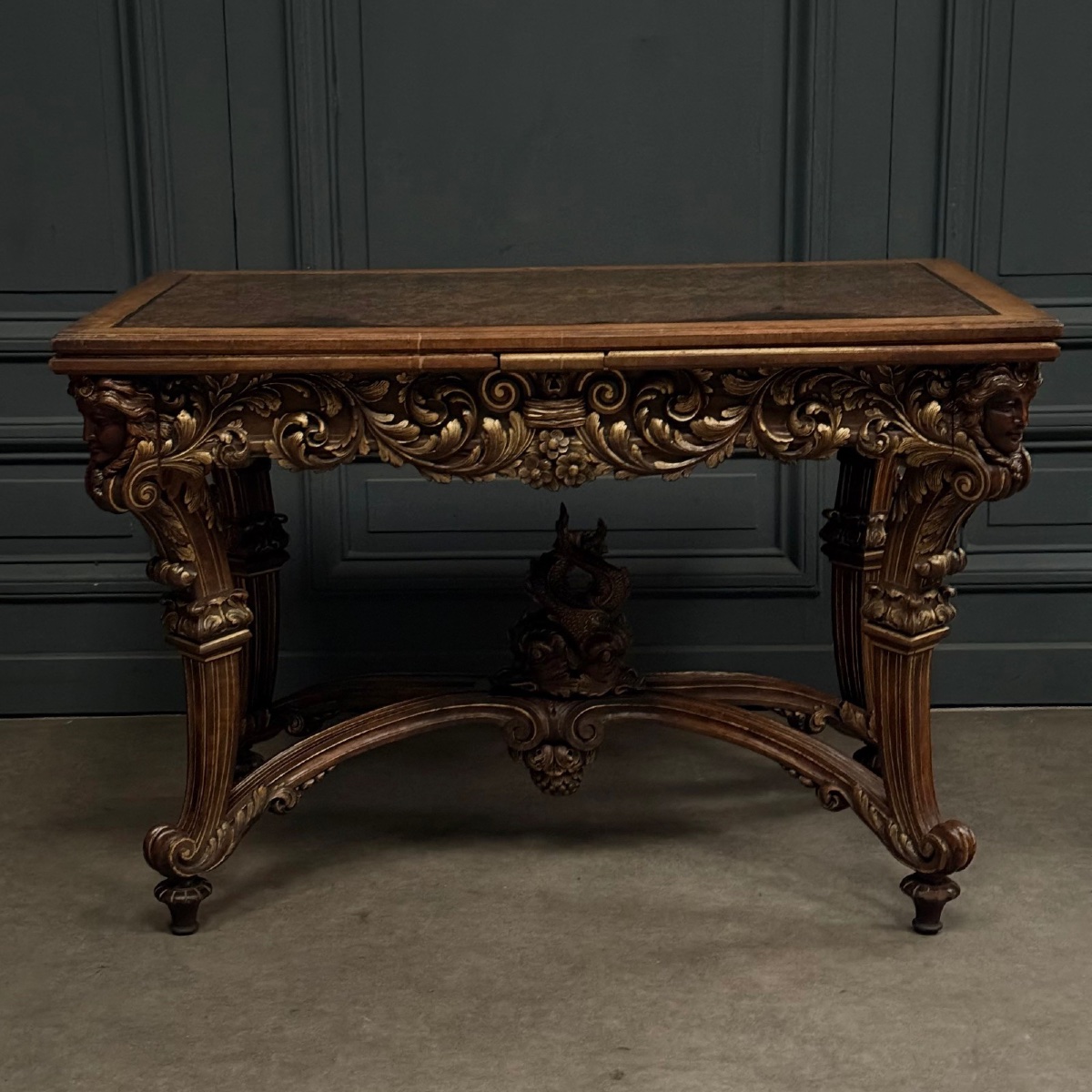 Center Table In 19th-century Italian Walnut Covered In Cordovan Leather-photo-4