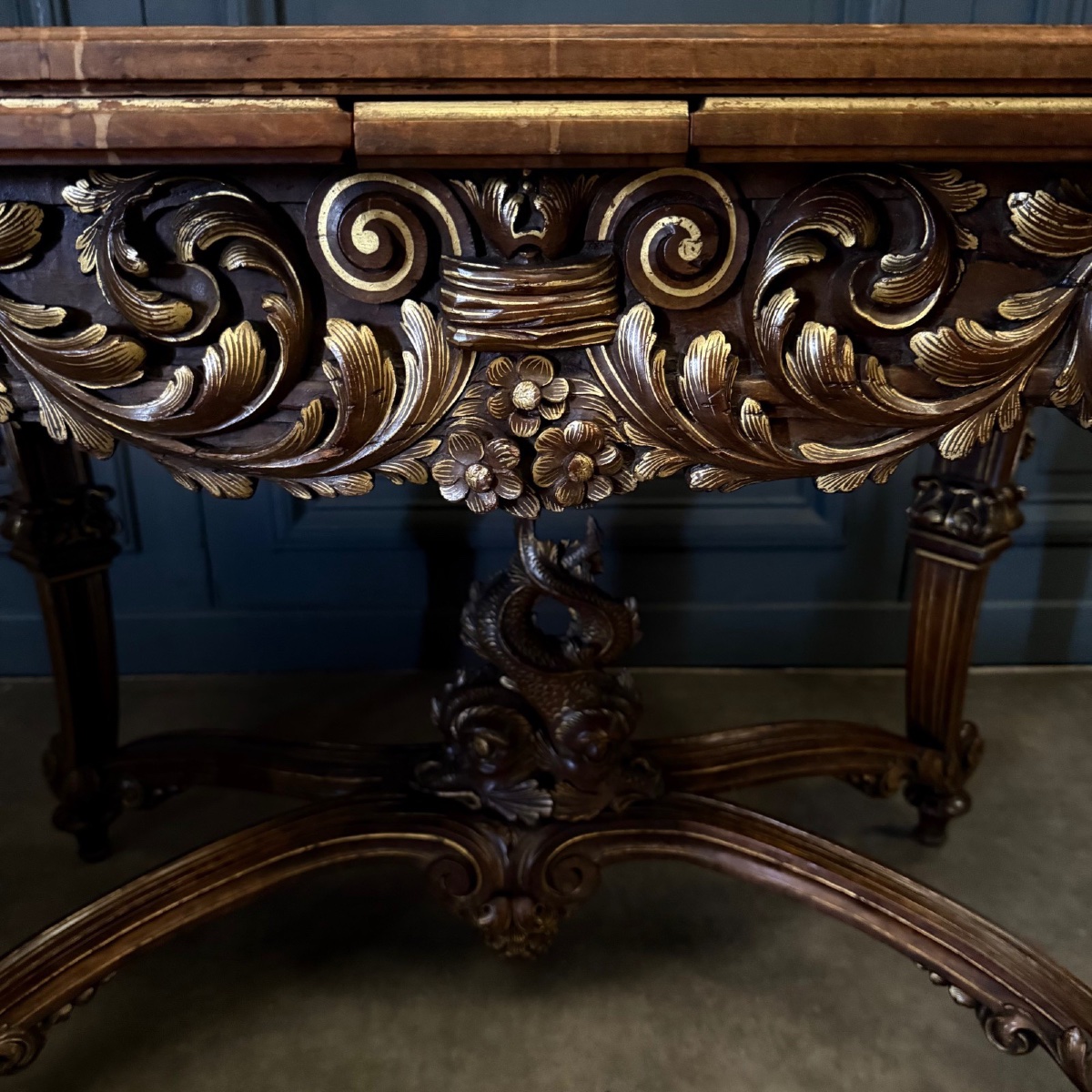 Center Table In 19th-century Italian Walnut Covered In Cordovan Leather-photo-6