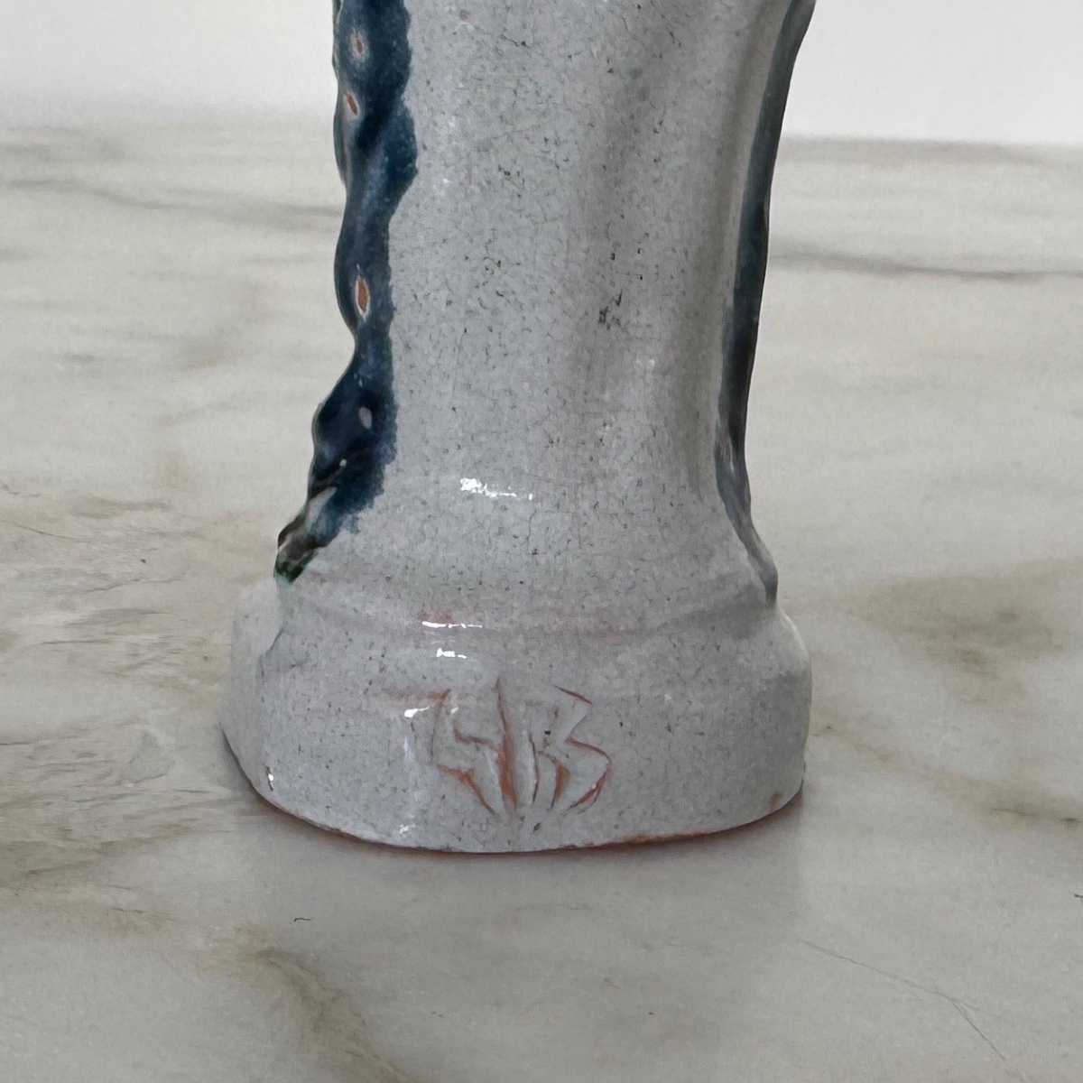 Petite Vierge à l'Enfant XVIIIe en faïence marquage AVM-photo-5