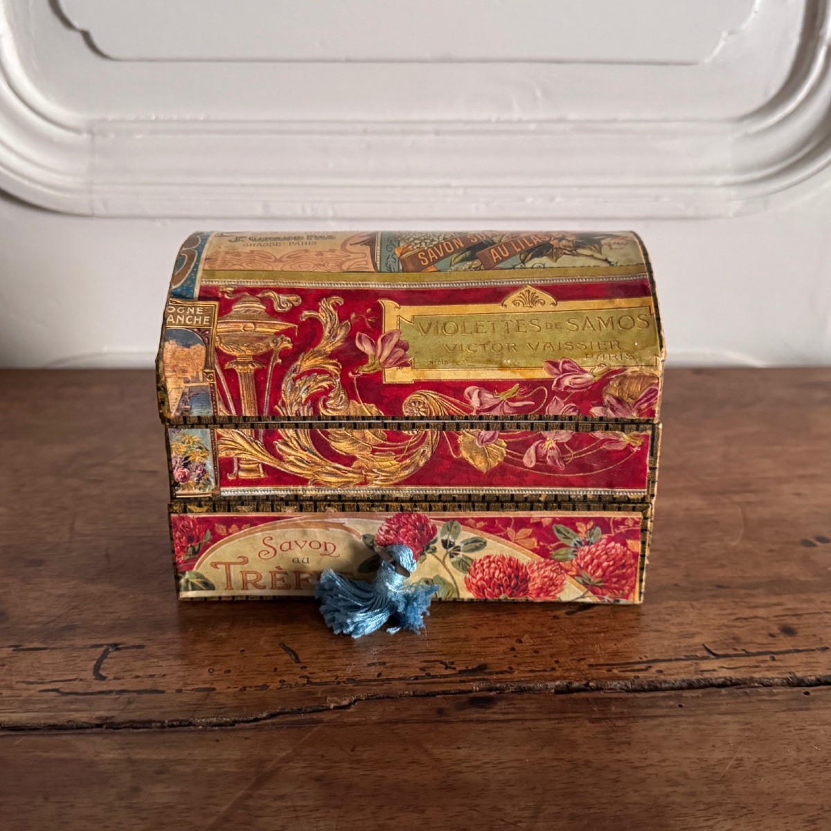 Boite publicitaire 1900 Eau de Cologne Bouquet Savon superfin