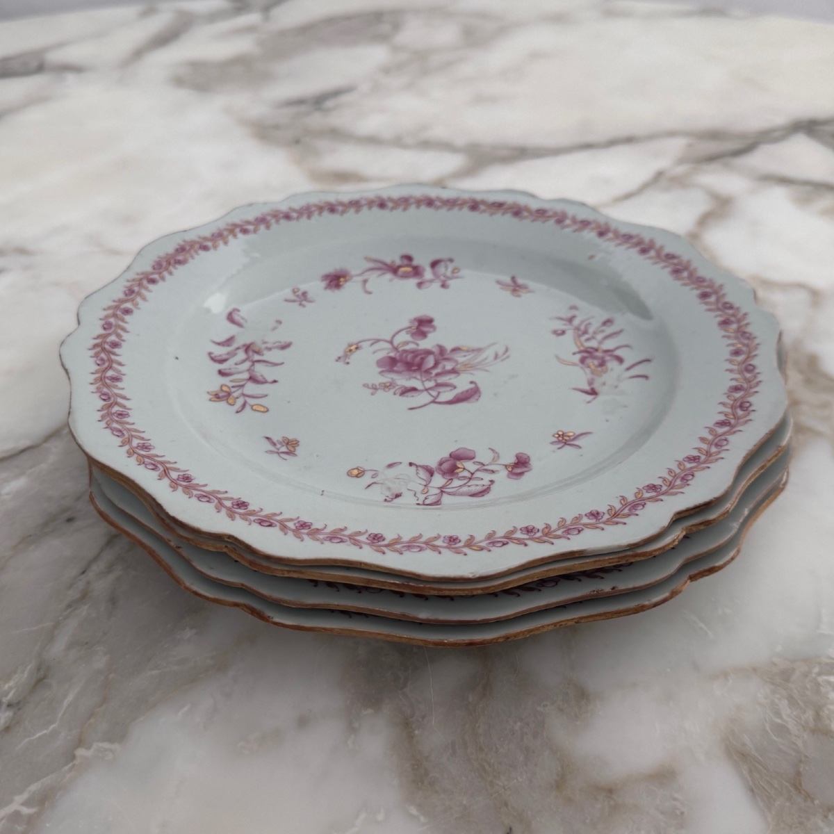 Suite de 4 assiettes en porcelaine Compagnie des Indes XVIIIe -photo-3