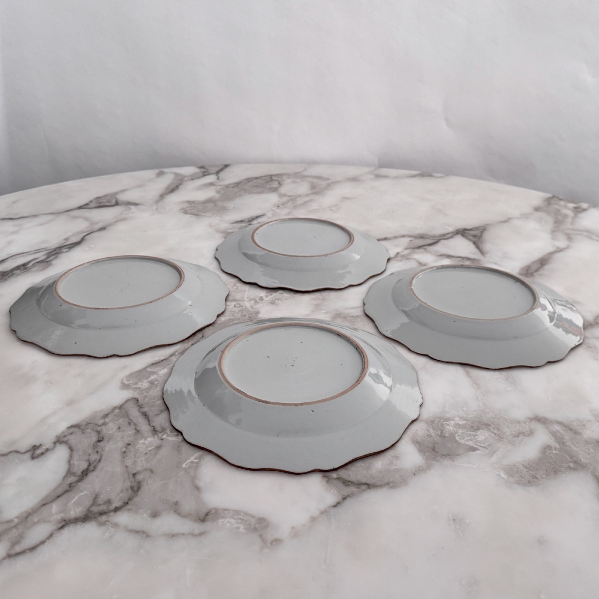 Suite de 4 assiettes en porcelaine Compagnie des Indes XVIIIe -photo-2