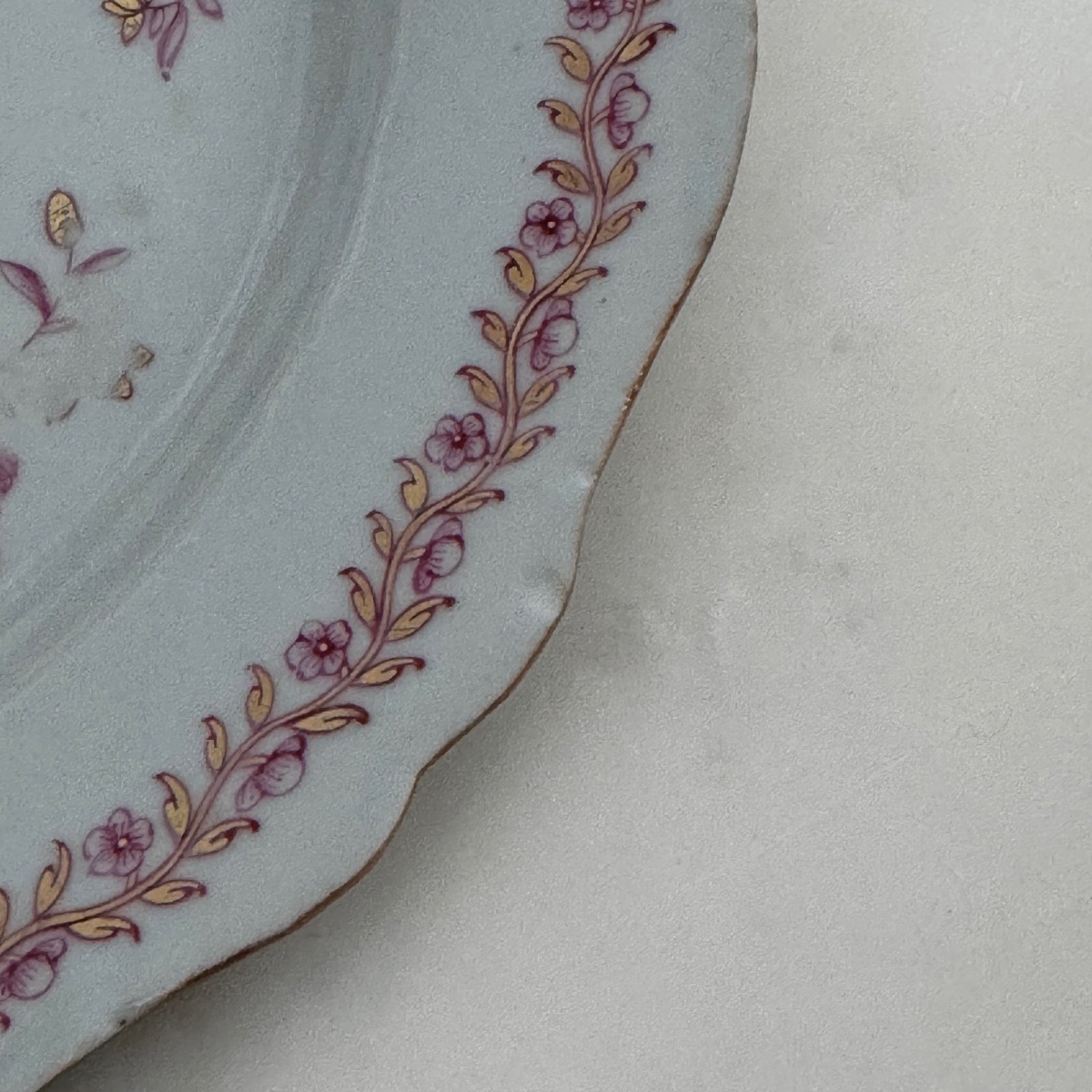 Suite de 4 assiettes en porcelaine Compagnie des Indes XVIIIe -photo-7