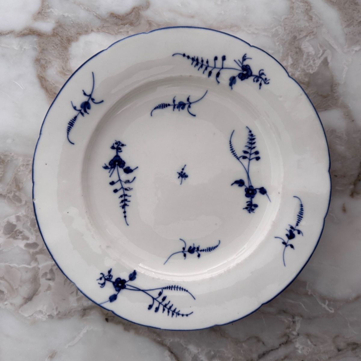 Pair Of 18th Century Chantilly Soft Porcelain Plates-photo-1