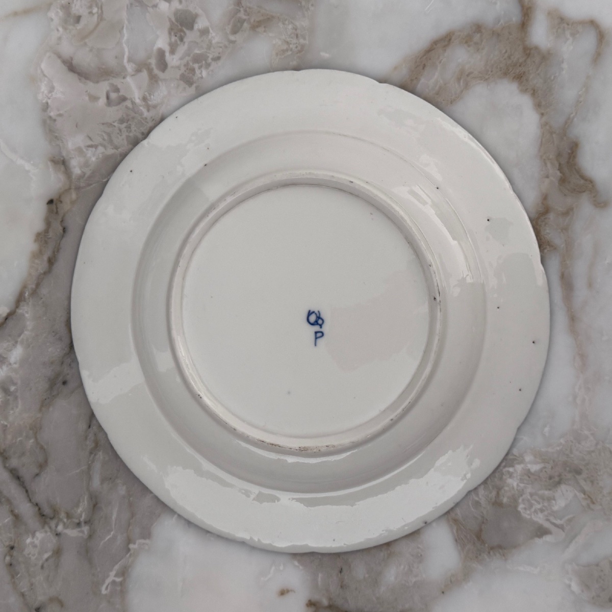 Pair Of 18th Century Chantilly Soft Porcelain Plates-photo-2