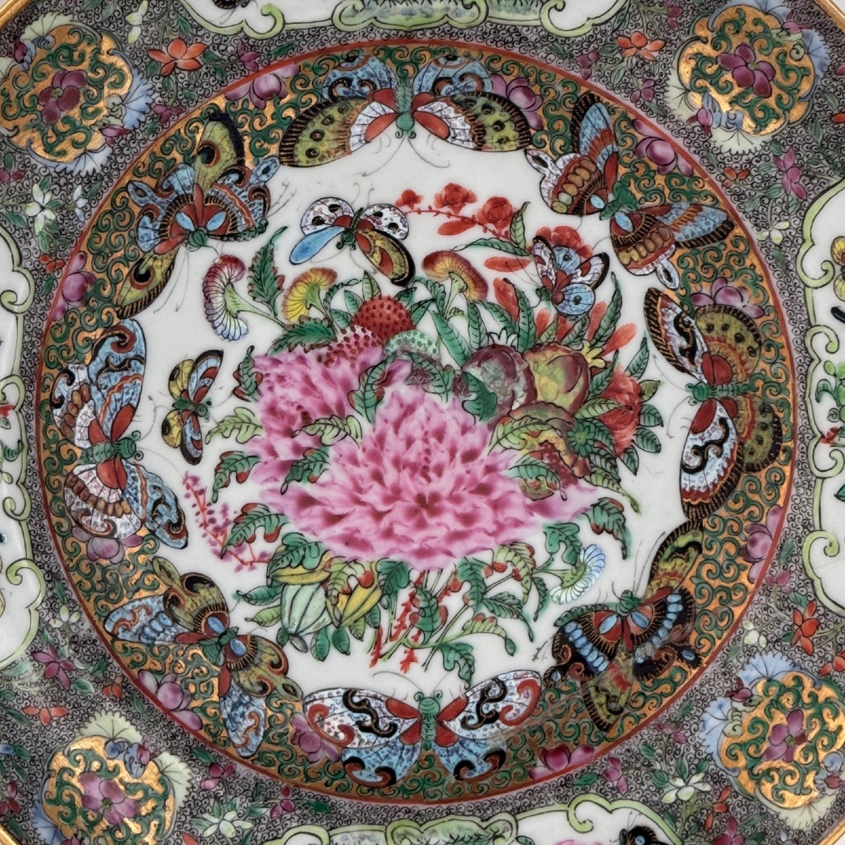 19th Century Chinese Plate With Floral And Butterfly Design-photo-3