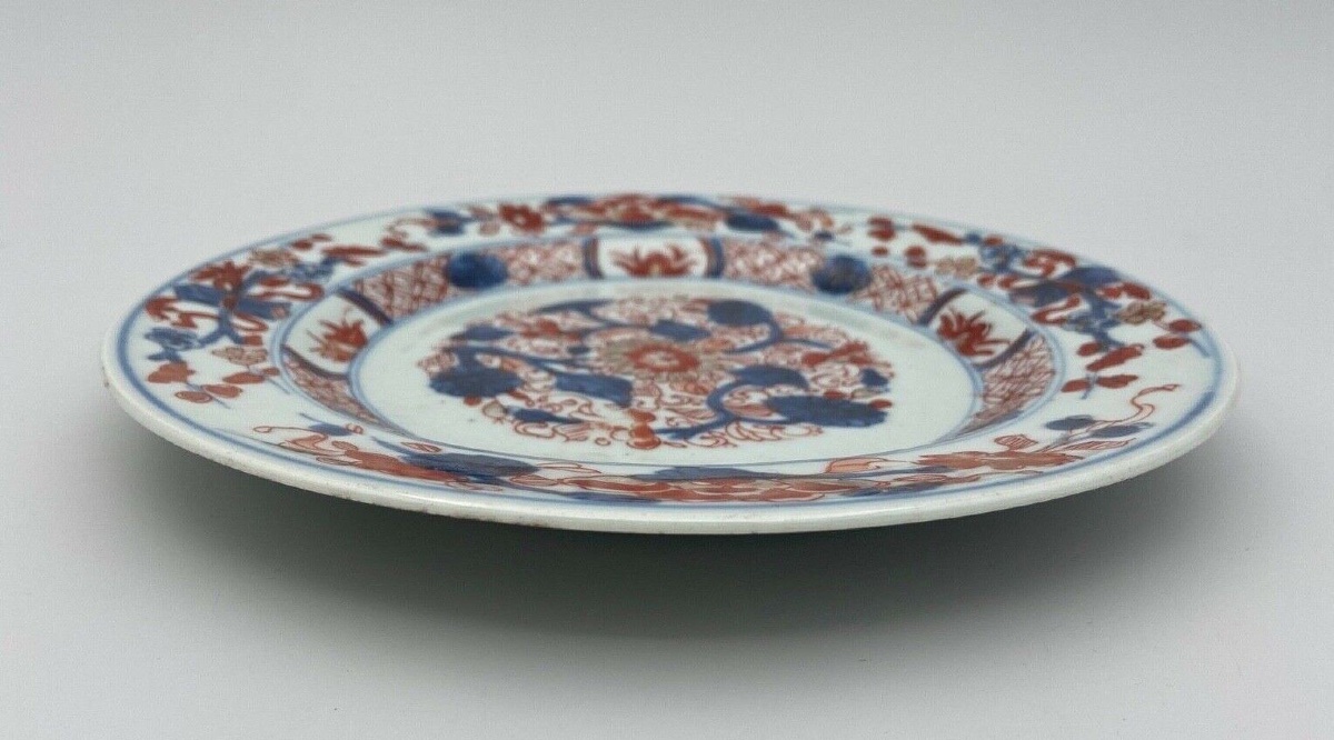 Assiette en porcelaine d'Imari à décor floral Japon-photo-2