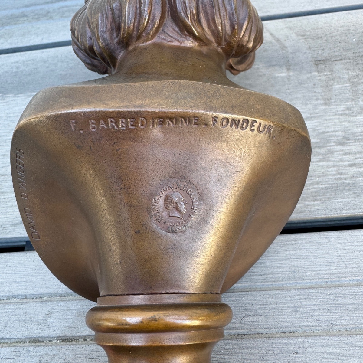Buste en bronze de Victor Hugo par David d'Angers et F. Barbedienne-photo-6