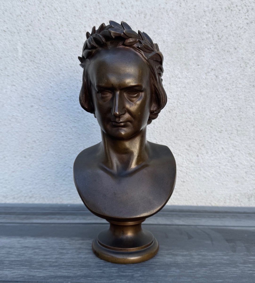Buste en bronze de Victor Hugo par David d'Angers et F. Barbedienne