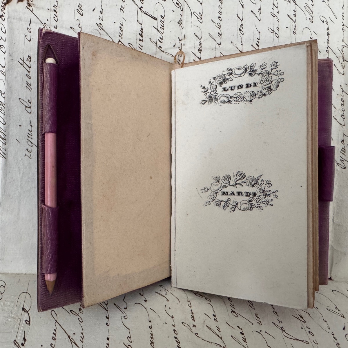 Napoleon III 19th-century Tortoiseshell Ball Book Decorated With Marquetry-photo-5
