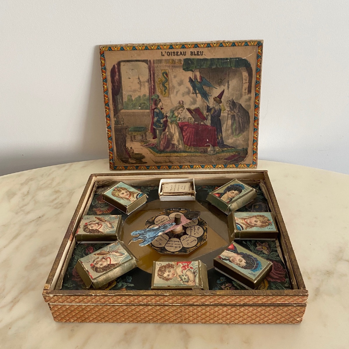 l'Oiseau Bleu Game Box 19th Century Lithographed Cardboard Oracles