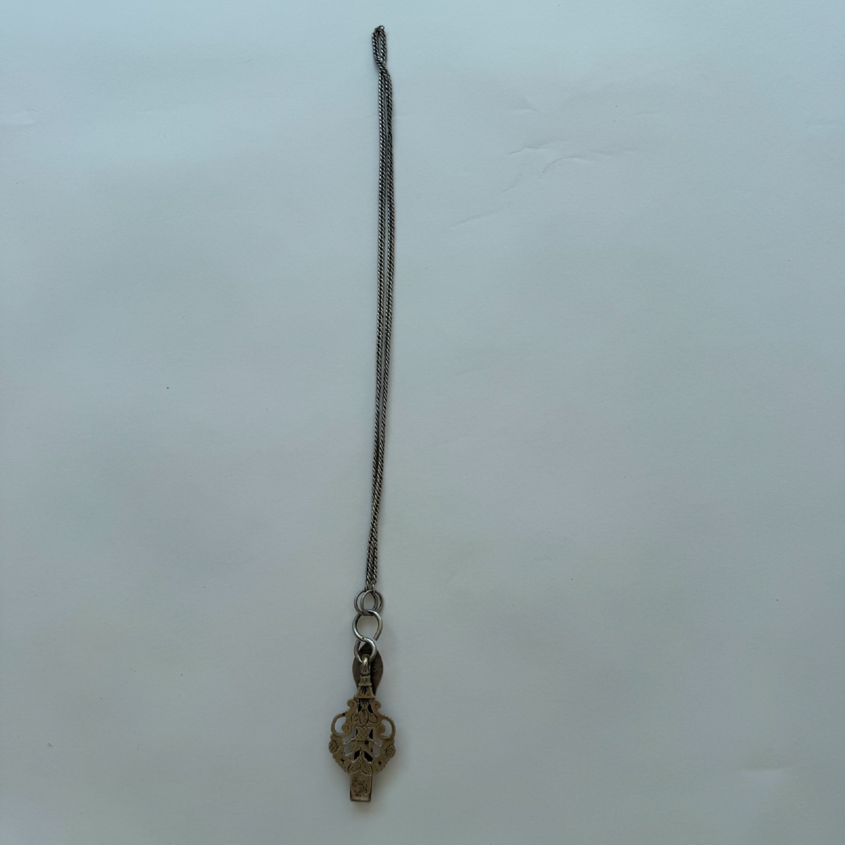 Antique Silver Chatelaine Hook With Openwork And Engraved Decoration-photo-2