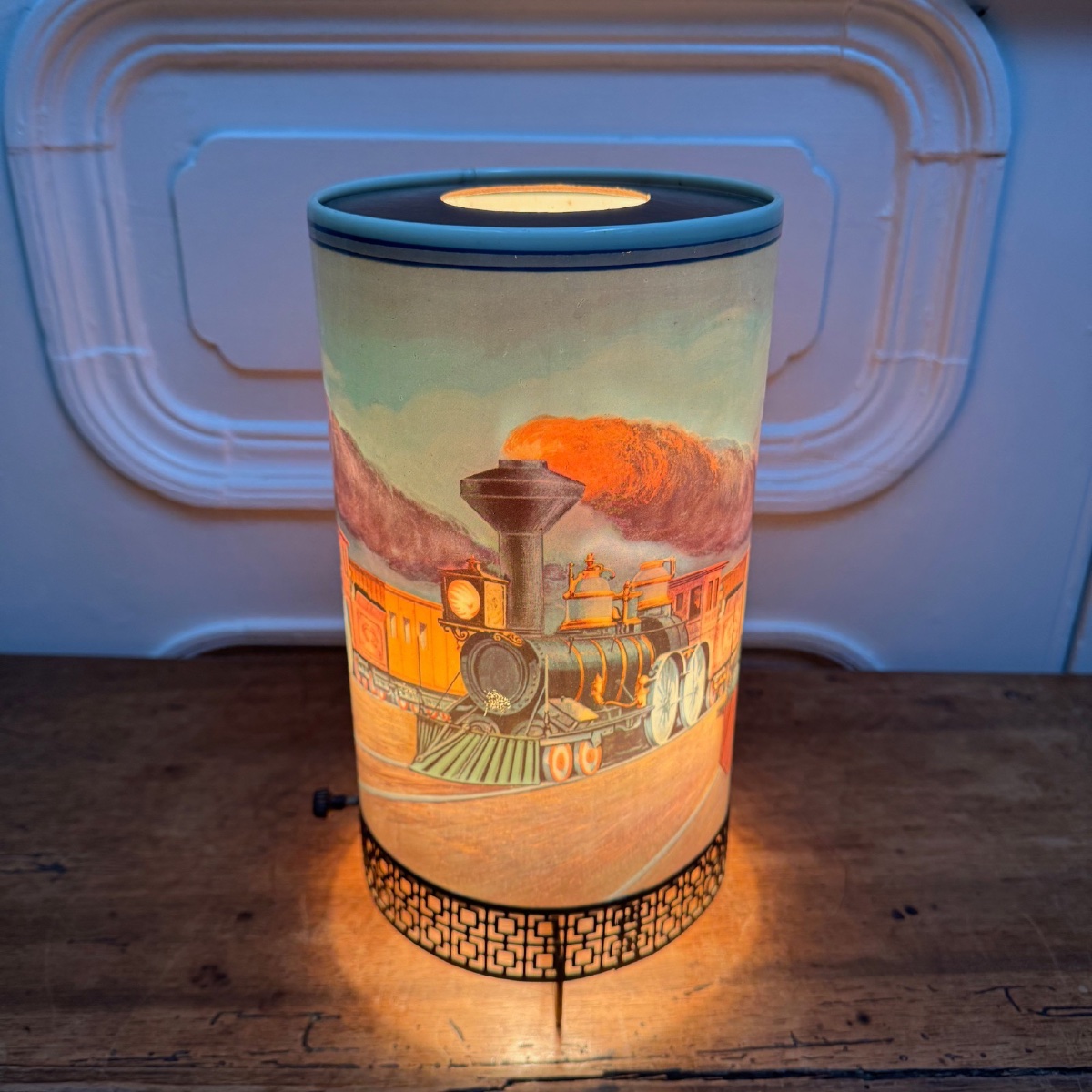 Vintage Lamp Circa 1960 Goodman Mfg.co Steaming Locomotive Decor-photo-2