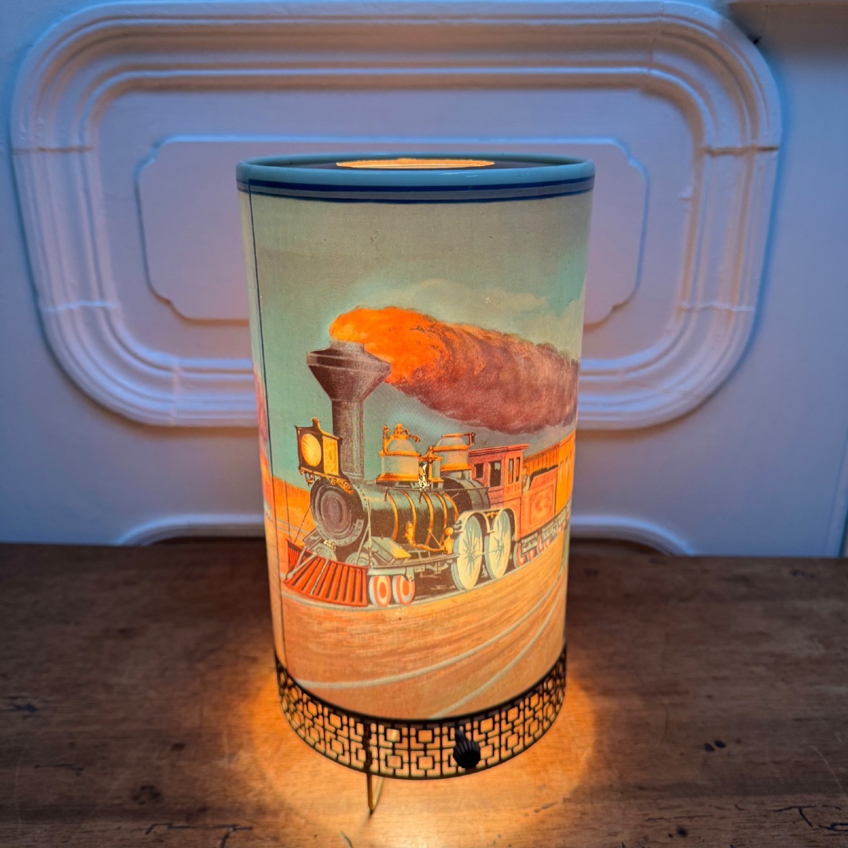 Vintage Lamp Circa 1960 Goodman Mfg.co Steaming Locomotive Decor-photo-4